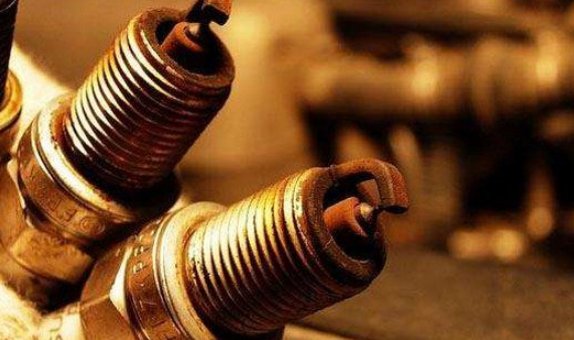 汽车火花塞到底多久换一次最合适