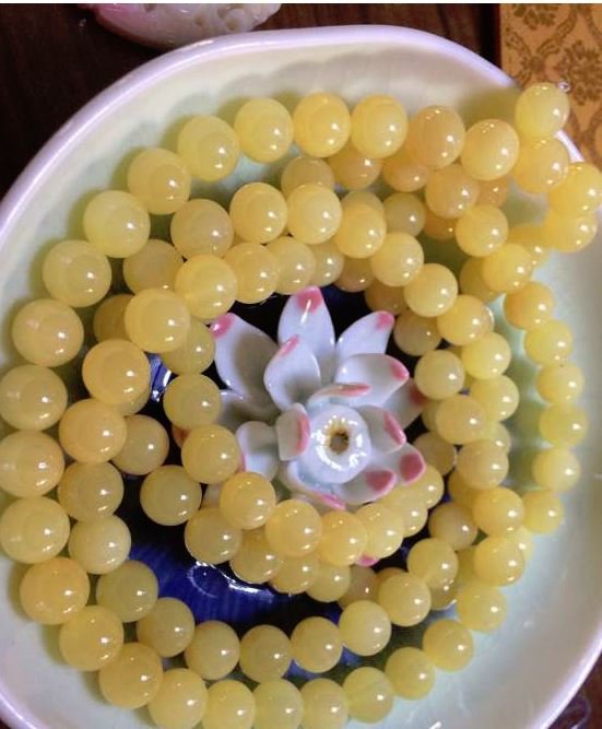 天然砗磲是什么颜色？