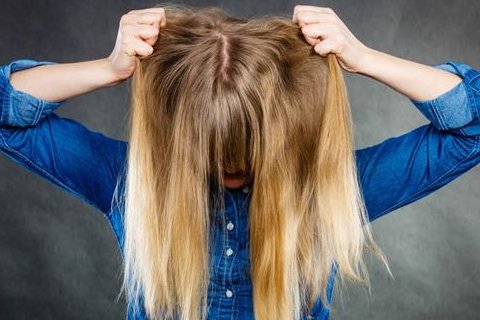 梦见自己掉头发是什么意思