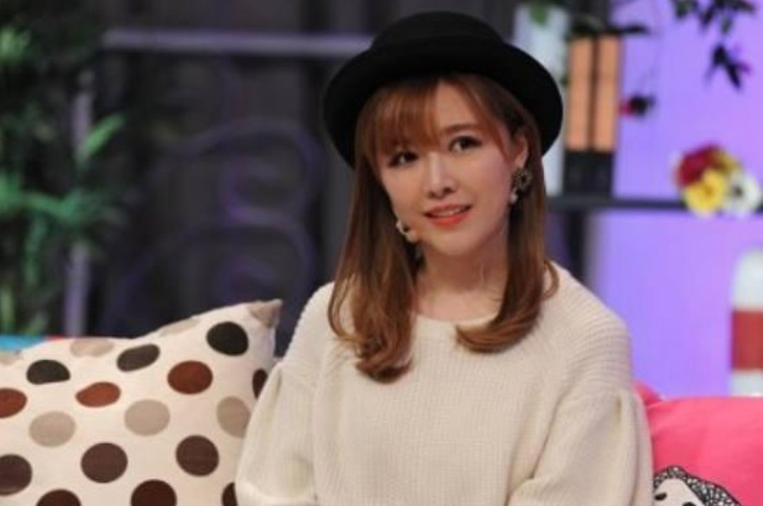 2007年，辱骂军人“看门狗”，被武警当众甩两巴掌的唐笑如今怎样了？