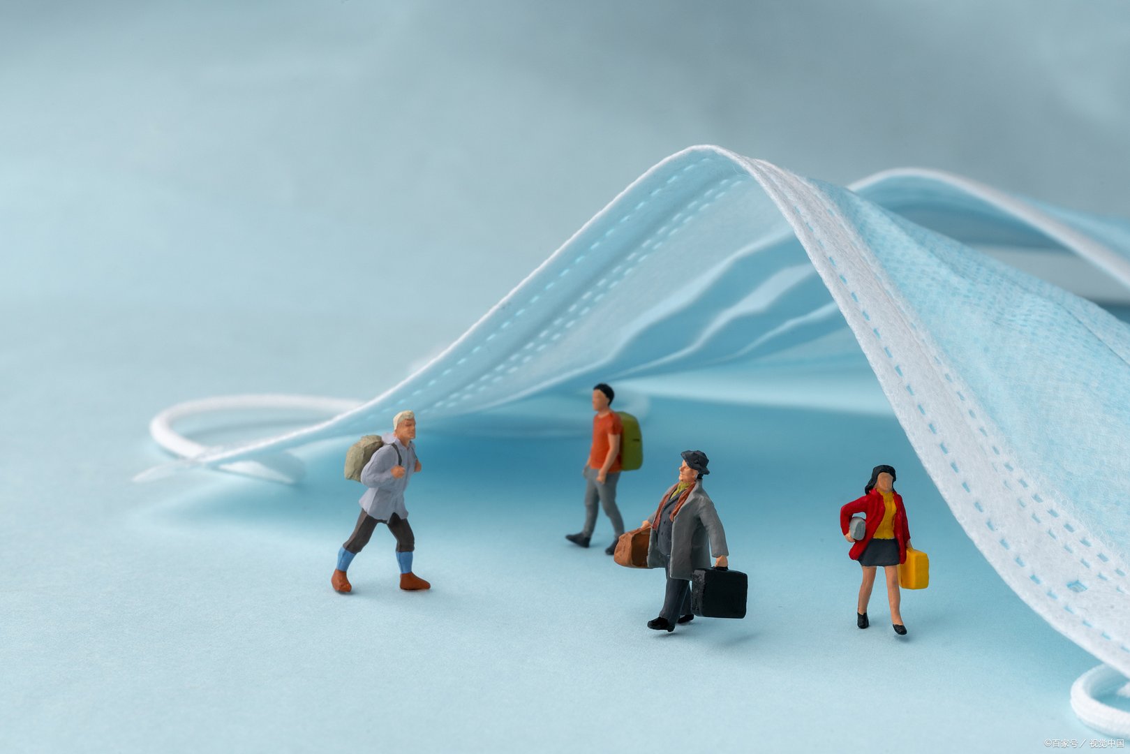 致使发生聚集性疫情，辽宁一中学校长被立案审查，他需要承担什么责任？