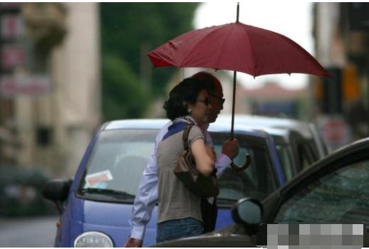 李嘉诚的红颜知己是谁？