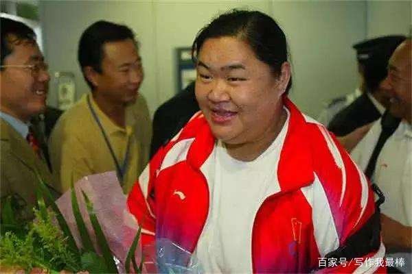 奥运冠军唐功红，在奥运会上舍命一举后七窍流血，现如今她怎样了？