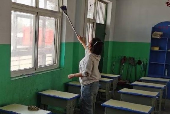 家长没参加小学大扫除被面谈是怎么回事？