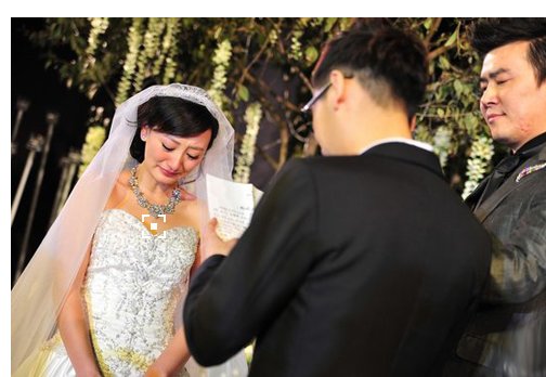 李好的老婆郭晓敏为什么22岁才读大学？