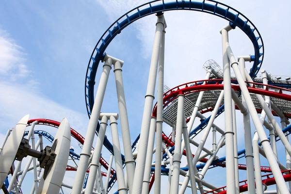 70岁大爷坐了8000次过山车，老大爷为何如此热衷于坐过山车？