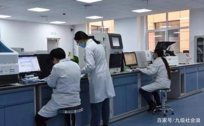 林小清已经被医院解聘了，以后是否还会有医院聘用他？