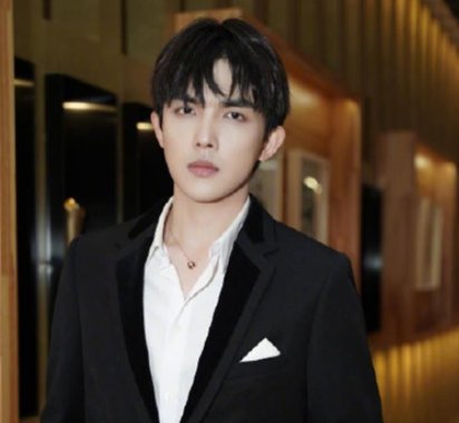 李柄熹晒和张雨绮视频截图，你看好他们之间的感情吗？