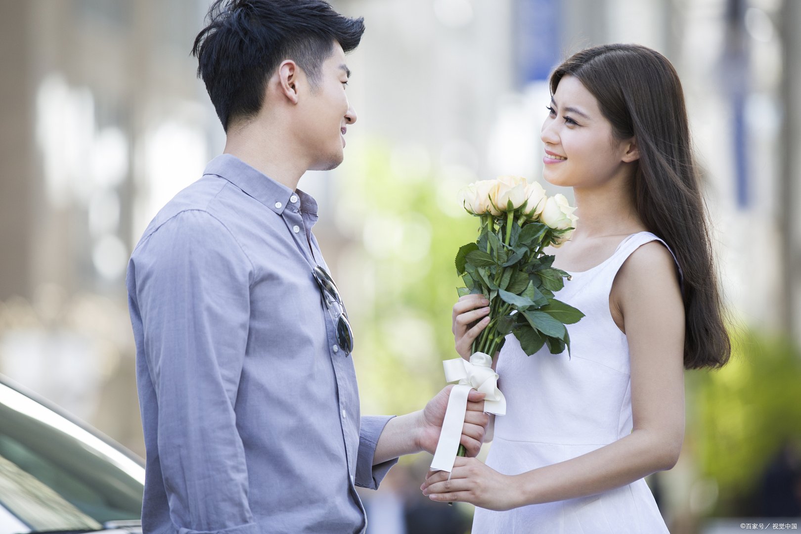 什么动作能把男生撩到有反应？抵制女色诱惑的反套路