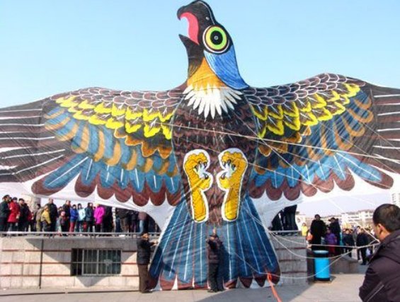 女童被风筝缠卷飞至半空，风筝为何做成这样？