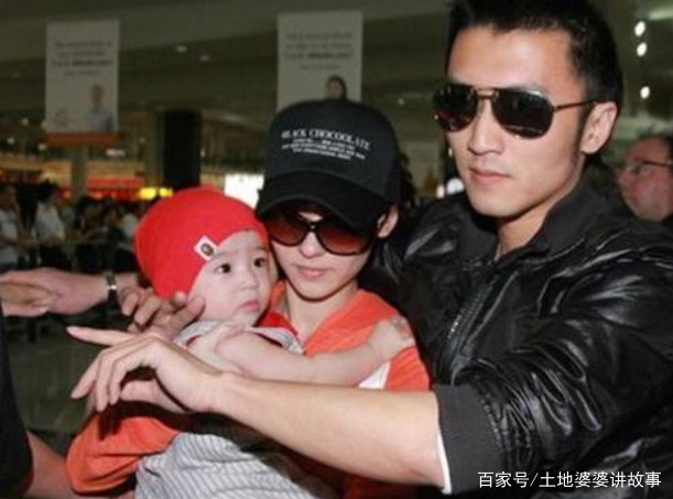 张柏芝的三胎小儿子正面照漏出，长相基因浮现，你看出来像谁了吗？