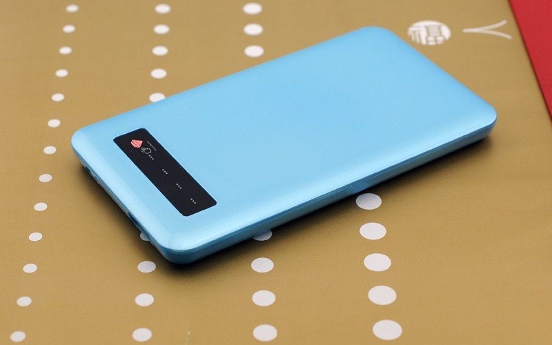 充电宝机舱自燃致东航飞机返航,充电宝为什么发生“自燃”?