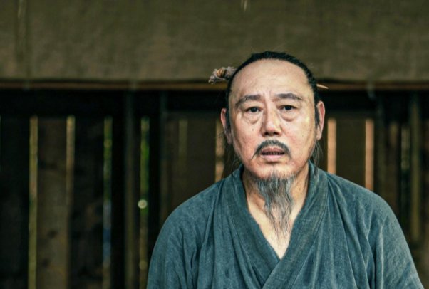 于小伟新年第一天向李诚儒道歉，并约了火锅局，到底发生了什么？