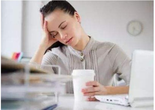 中午吃完饭就困,怎么回事?