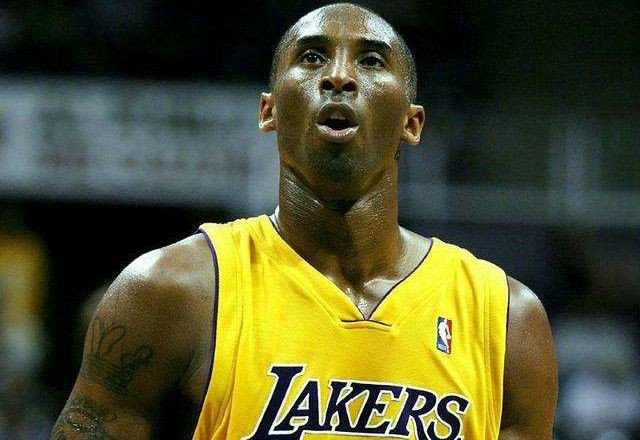 科比生前最后社媒动态，寄语詹姆斯，究竟说了什么？