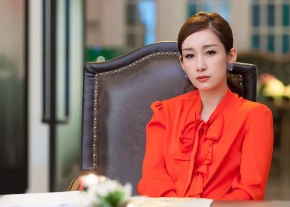 秦海璐“深夜给大家发个撒娇指南吧”，女生都会在爱的人面前变得爱撒娇吗？