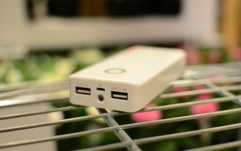 充电宝机舱自燃致东航飞机返航,充电宝为什么发生“自燃”?