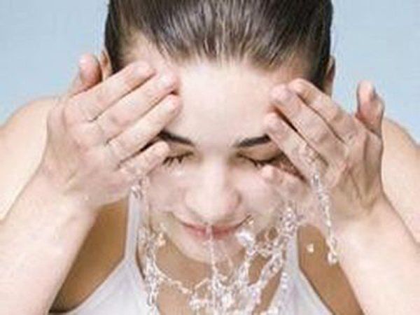 用食盐怎么去眼袋?