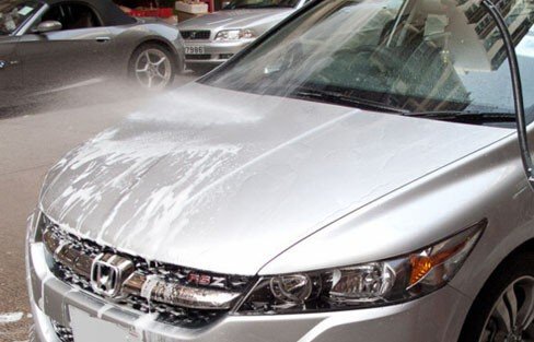 怎样给汽车打蜡?