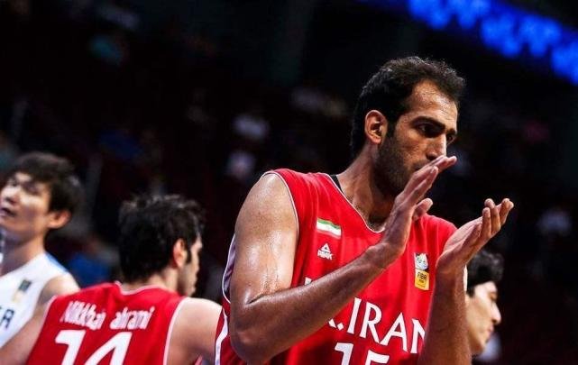 被姚明教训，易建联推倒，哈达迪为何如此不受待见？