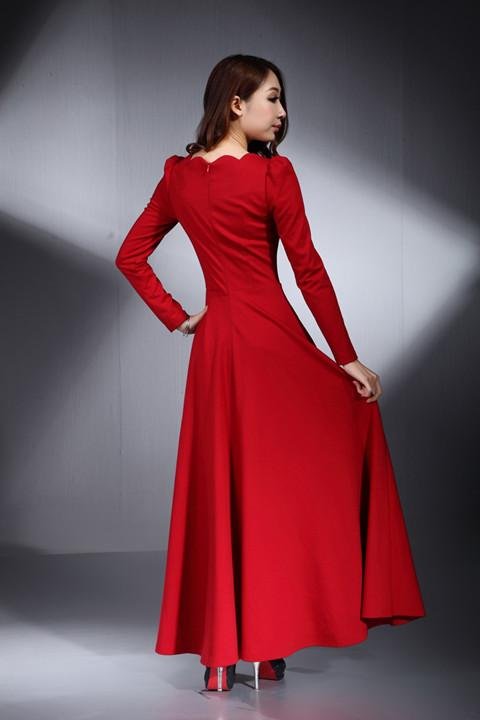 大红色的连衣裙，如何搭配才能优雅不显妖艳？