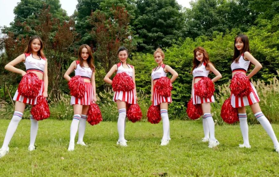 拉拉队员手里拿的叫什么?