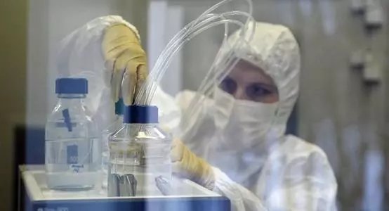 西班牙诞生世界首个带新冠抗体婴儿，怀孕接种疫苗是否变的可行？