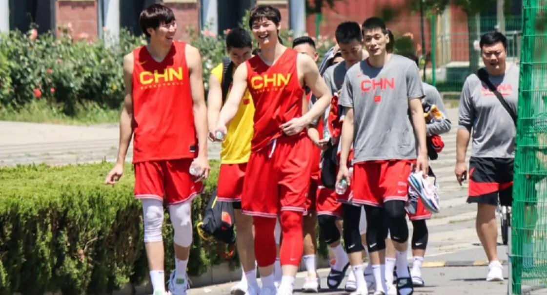 中国男篮集训队首次人员调整，将会有何大动作？