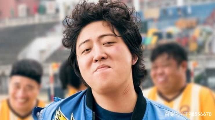 电影《西虹市首富》中,“卧龙和凤雏”的扮演者是谁?