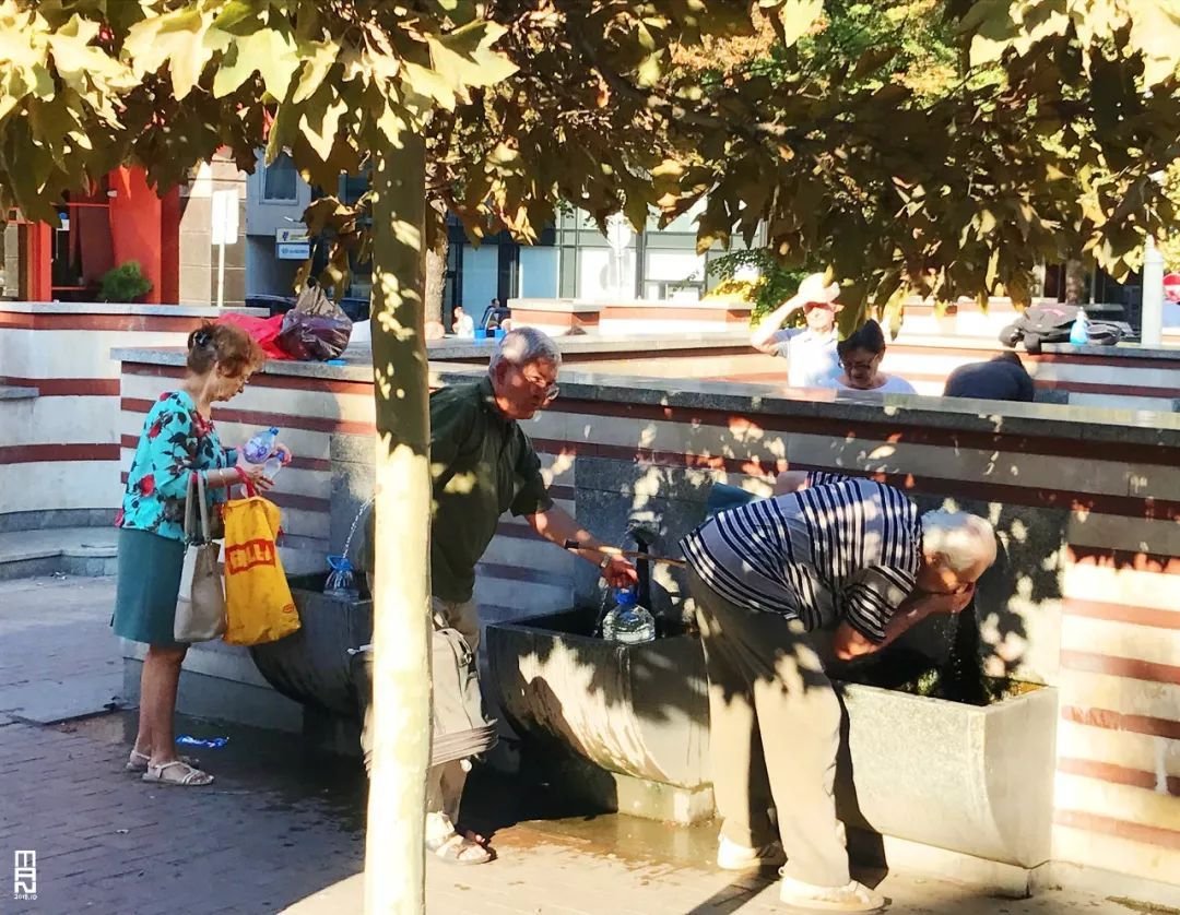 塞尔维亚失联的成都女子与父亲相见了，该名女子现在的情况如何了？