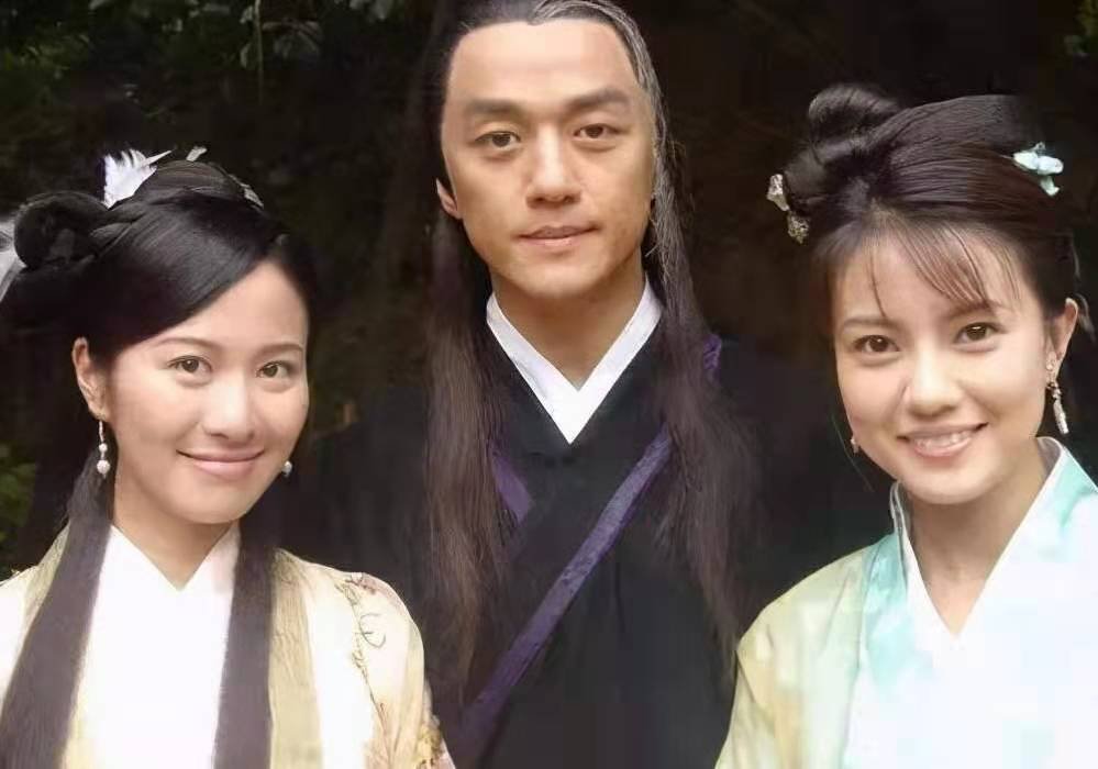 《天下第一》中上官海棠是谁出演的?