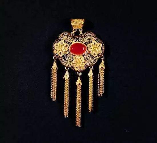 金锁的寓意和象征是什么？