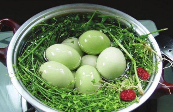 艾叶煮鸡蛋的功效与作用是什么？