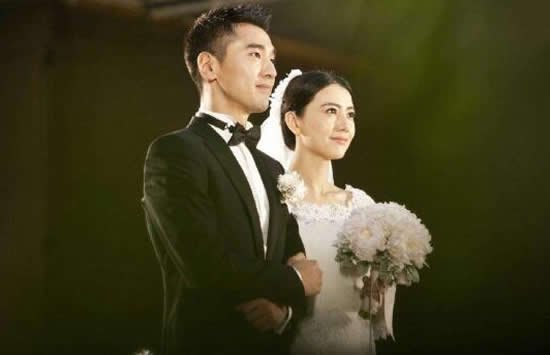 赵又廷高圆圆片场手拉手，他俩是如何相识相恋的？