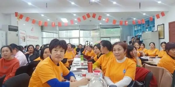 成都的育儿嫂大概多少钱一个月？