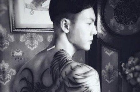 《终极笔记》穷奇纹身是谁？