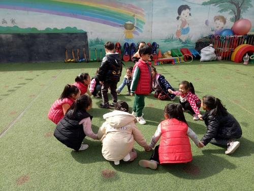 幼儿徒手小游戏之《老鼠笼》具体玩法