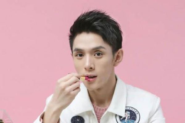 中消协点名李佳琦，究竟是怎么回事？