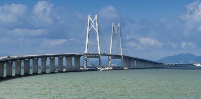 港珠澳大桥耗资多少亿?