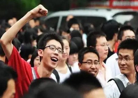 大学的入学考试都考些什么?考试成绩会影响学分吗?