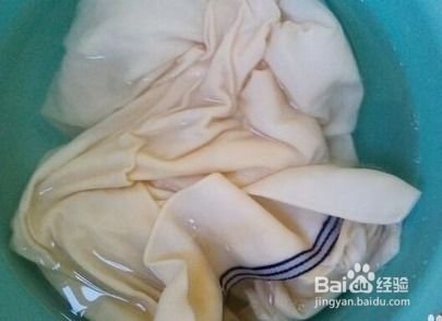 衣服弄上荔枝水,怎么洗掉?