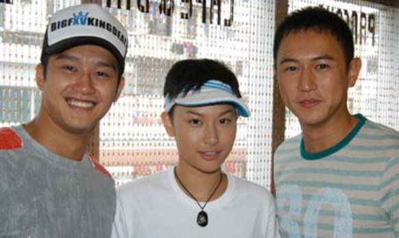 《学警出更》中最后钟立文与李柏翘分别和谁在一起了！？