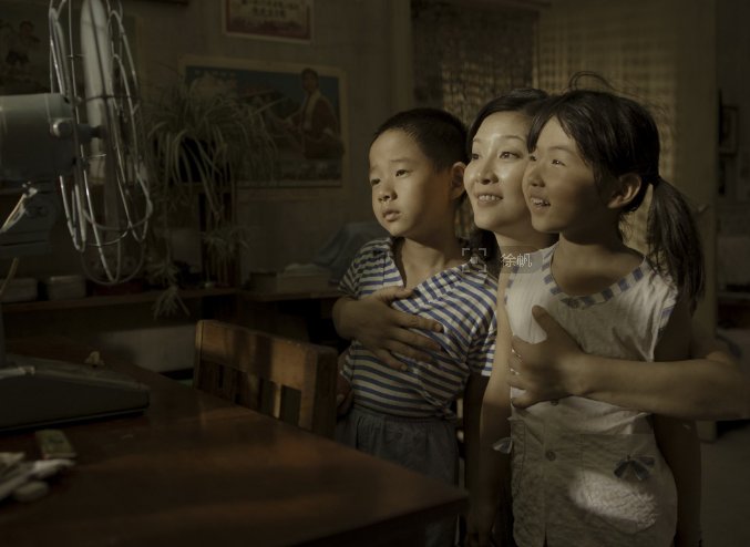 小说《余震》的内容与电影《唐山大地震》完全相符吗？