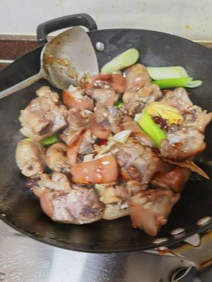 新鲜猪蹄怎么炖好吃