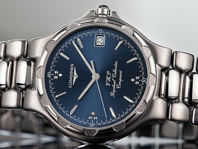 我的浪琴手表表盘里面的字母怎么是QUARTZ?