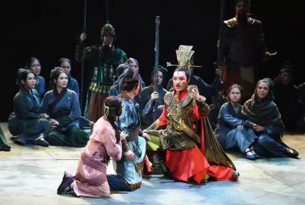 “一鸣惊人”有什么典故，讲的是哪个历史人物？