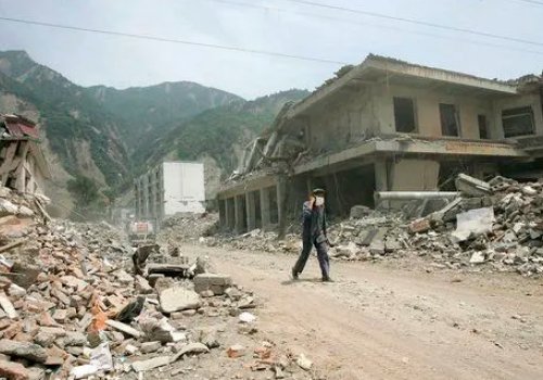 新疆克孜勒苏州阿合奇县发生4.3级、5.2级地震，当地处于什么地震带？