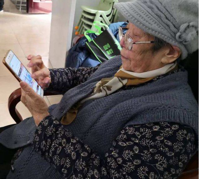 全国人大代表建议设置短视频老年人防沉迷模式，根据你家老人现状，你认为有必要吗？