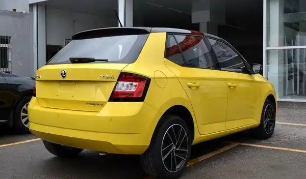 晶锐和polo哪个好？女生买polo还是晶锐