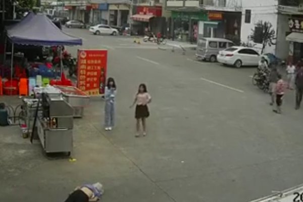 老人被狗绳绊倒身亡，其家属为何不再追责？